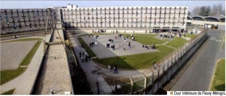 Lire la suite à propos de l’article Enseigner le Yoga en prison aux détenus de Fleury-Mérogis